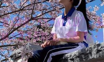 提到“51吃瓜入口”，总觉得有什么神秘力量在召唤我，不敢深入想象啊！