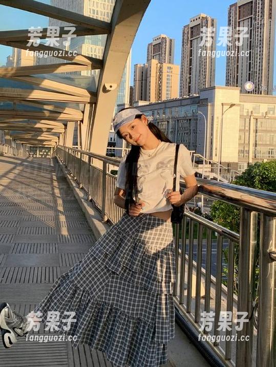 91吃瓜中心 “91吃瓜中心”网页:热辣八卦等你来撩,别让你的小心脏承受太多。