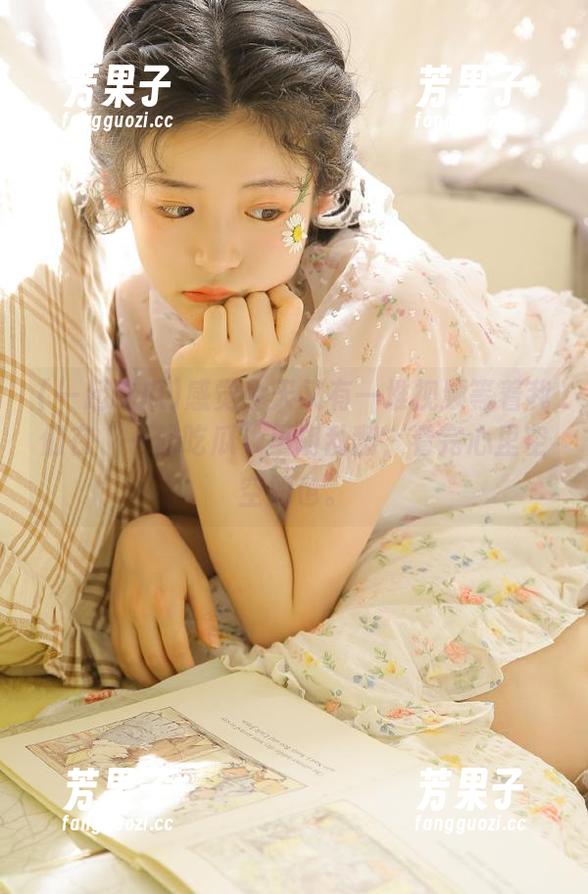 一起吃瓜 感觉今天又有一堆视频等着我们在“一起吃瓜”里胡乱翻,看完心里空空如也。