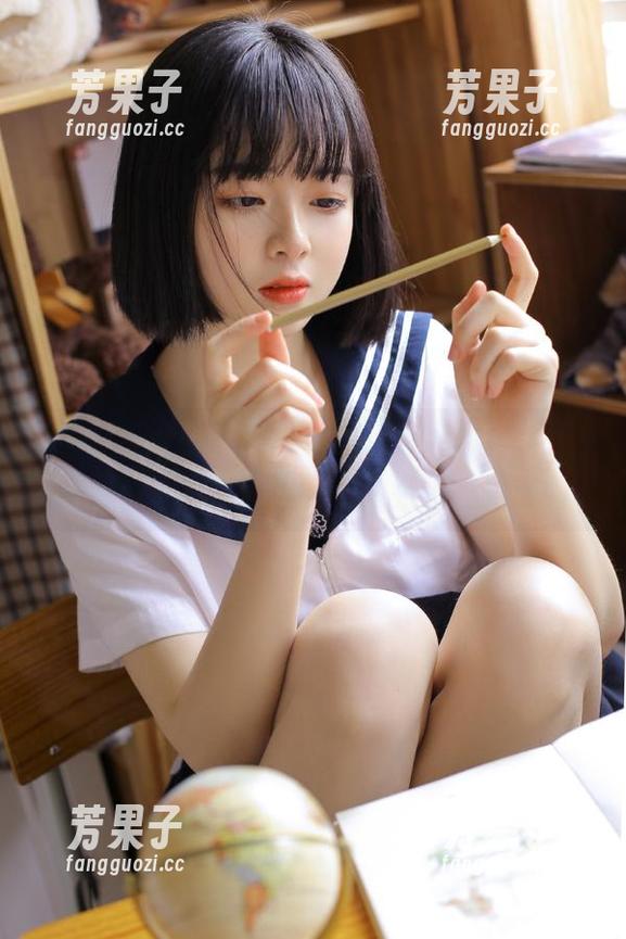 奇怪，浏览“吃瓜福利网”网页时总觉得自己变成了旁观者的眼睛