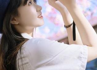 首页的“明星黑料”晒得真别致，我的眼睛都快闪花了！