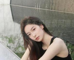 我本来不想登录网曝黑料，结果进去就不想出来了...