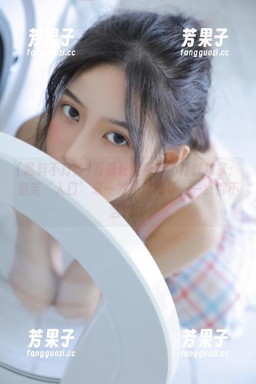 万篇长征黑料不打烊独家：泡芙‘入口’来一发热辣点评，一点都不含糊。