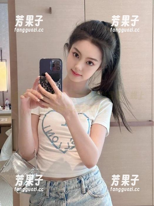 别出门，下载黑料社导航，线上的八卦气氛更浓厚。