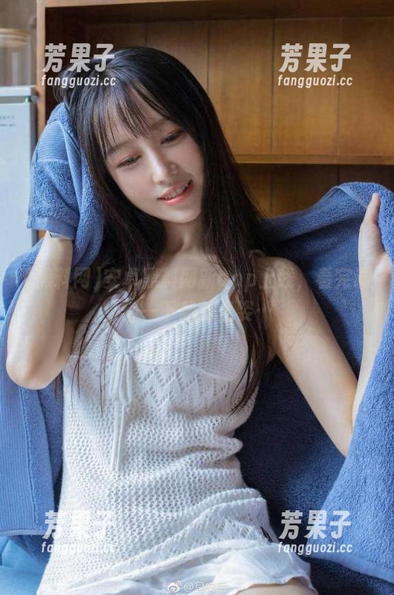 安卓黑料网新app上线，看完调整一下我的坐姿…