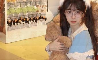在黑料网视频流浪，跟风信子一样迷失，能不能给我点方向？