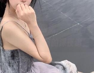 瓜皮四溅，“黑料老司机”陪你永不迷路的深夜追星